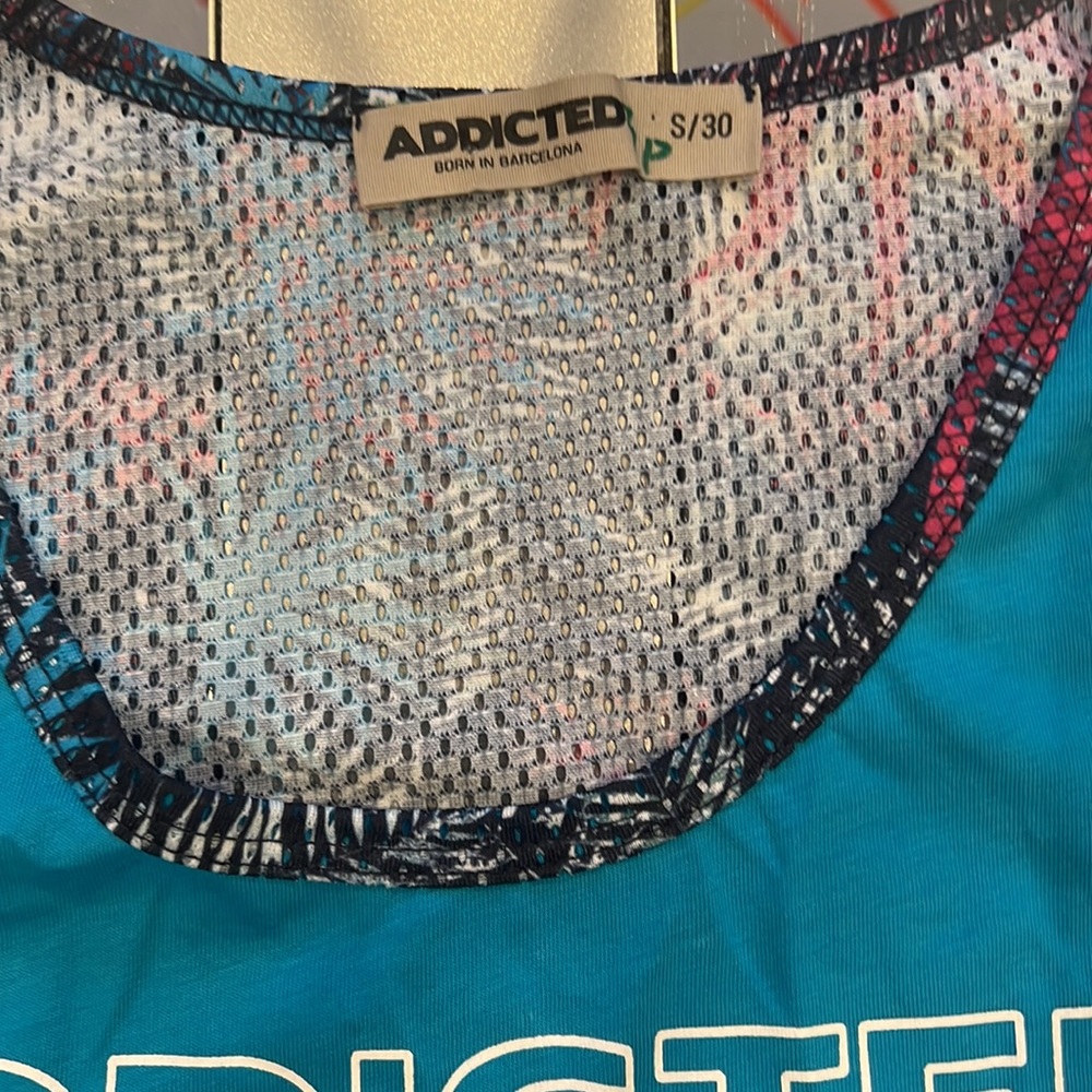 Addicted Tank top small - Picture 3 of 3